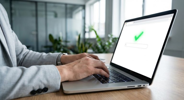 Nom de domaine disponible : étapes clés pour trouver et réserver l’adresse parfaite